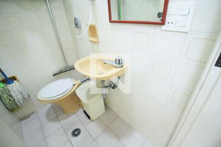 Casa para alugar com 250m², 3 quartos e 5 vagas Casa para alugar com 250m², 3 quartos e 5 vagasÁrea de serviço - Banheiro