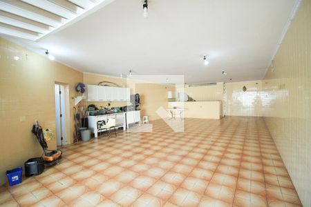 Casa para alugar com 250m², 3 quartos e 5 vagas Casa para alugar com 250m², 3 quartos e 5 vagasGaragem