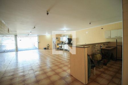 Casa para alugar com 250m², 3 quartos e 5 vagas Casa para alugar com 250m², 3 quartos e 5 vagasGaragem