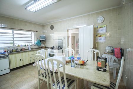 Casa para alugar com 250m², 3 quartos e 5 vagas Casa para alugar com 250m², 3 quartos e 5 vagasCozinha