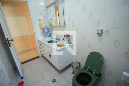 Casa para alugar com 250m², 3 quartos e 5 vagas Casa para alugar com 250m², 3 quartos e 5 vagasBanheiro Social