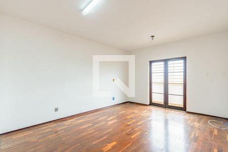 Casa à venda com 3 quartos, 240m² em Vila Santo Estefano, São Paulo