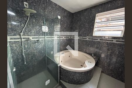 Banheiro da Suíte de casa para alugar com 2 quartos, 98m² em Madureira, Rio de Janeiro