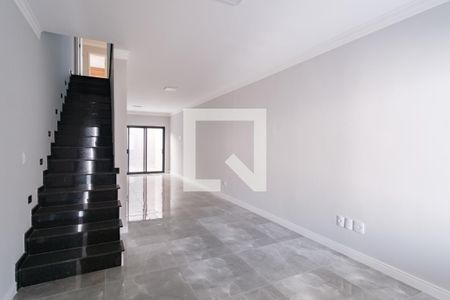 Sala de casa à venda com 3 quartos, 156m² em Vila Carrão, São Paulo