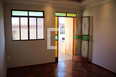 Sala de casa à venda com 3 quartos, 150m² em Milionários (barreiro), Belo Horizonte