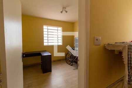 Casa à venda com 580m², 5 quartos e 4 vagas Casa à venda com 580m², 5 quartos e 4 vagasQuarto 2 da Área de Serviço