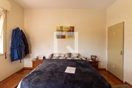 Casa à venda com 580m², 5 quartos e 4 vagas Casa à venda com 580m², 5 quartos e 4 vagasSuite