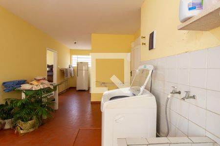 Casa à venda com 580m², 5 quartos e 4 vagas Casa à venda com 580m², 5 quartos e 4 vagasÁrea de Serviço