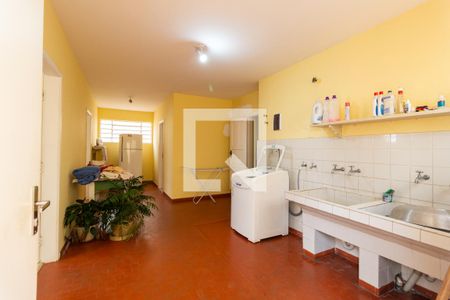 Casa à venda com 580m², 5 quartos e 4 vagas Casa à venda com 580m², 5 quartos e 4 vagasÁrea de Serviço