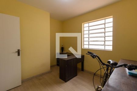 Casa à venda com 580m², 5 quartos e 4 vagas Casa à venda com 580m², 5 quartos e 4 vagasQuarto 2 da Área de Serviço