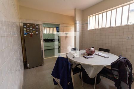 Casa à venda com 580m², 5 quartos e 4 vagas Casa à venda com 580m², 5 quartos e 4 vagasCopa