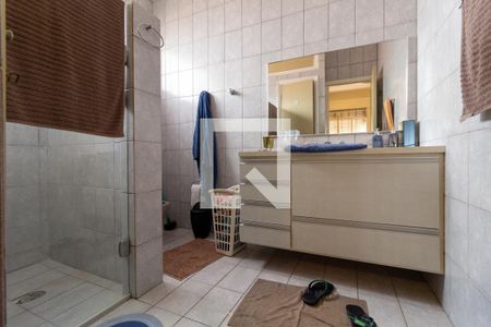 Casa à venda com 580m², 5 quartos e 4 vagas Casa à venda com 580m², 5 quartos e 4 vagasBanheiro da Suíte