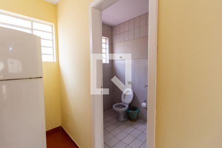 Casa à venda com 580m², 5 quartos e 4 vagas Casa à venda com 580m², 5 quartos e 4 vagasBanheiro da Área de Serviço