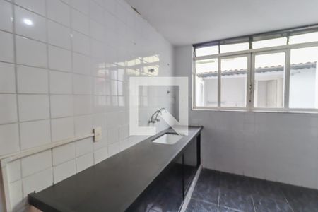 Casa à venda com 184m², 4 quartos e 2 vagas Casa à venda com 184m², 4 quartos e 2 vagasCozinha e Área de Serviço