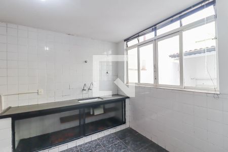 Casa à venda com 184m², 4 quartos e 2 vagas Casa à venda com 184m², 4 quartos e 2 vagasCozinha e Área de Serviço