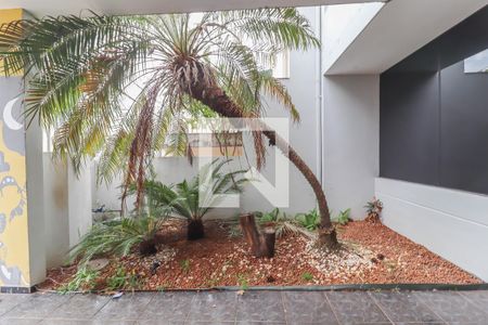 Casa à venda com 184m², 4 quartos e 2 vagas Casa à venda com 184m², 4 quartos e 2 vagasQuintal