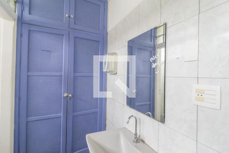 Casa à venda com 184m², 4 quartos e 2 vagas Casa à venda com 184m², 4 quartos e 2 vagasBanheiro