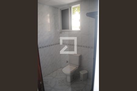 Banheiro de apartamento para alugar com 1 quarto, 56m² em Costa Azul, Salvador