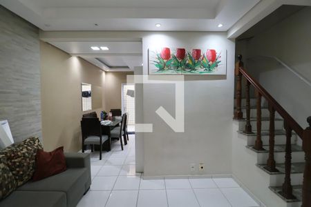 Sala de casa para alugar com 2 quartos, 70m² em Balneario Cidade Atlantica, Guarujá