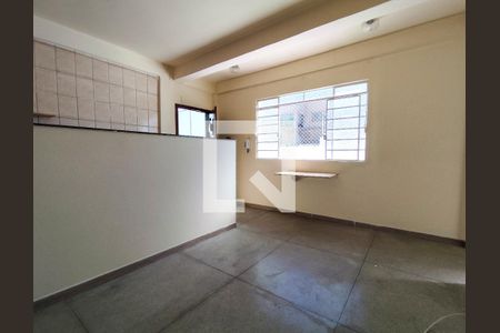 Sala de apartamento para alugar com 2 quartos, 50m² em Floresta, Belo Horizonte