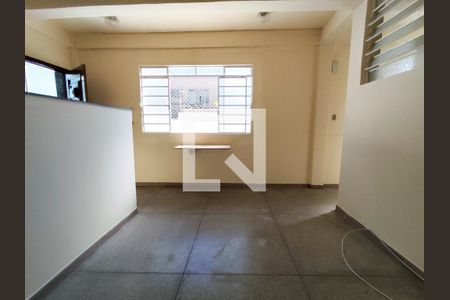 Sala de apartamento para alugar com 2 quartos, 50m² em Floresta, Belo Horizonte