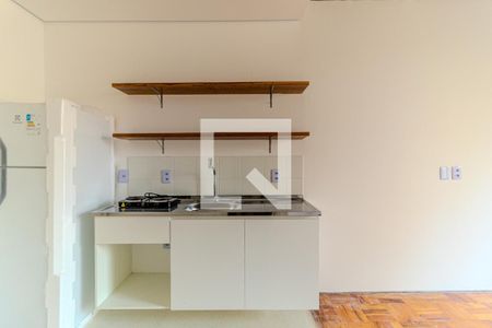 Cozinha de kitnet/studio para alugar com 1 quarto, 23m² em República, São Paulo