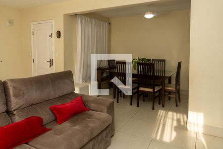 Sala de casa de condomínio à venda com 3 quartos, 200m² em Taquara, Rio de Janeiro