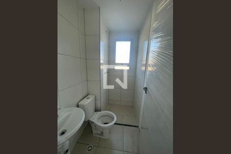 Banheiro  de apartamento à venda com 2 quartos, 52m² em Centro, Niterói