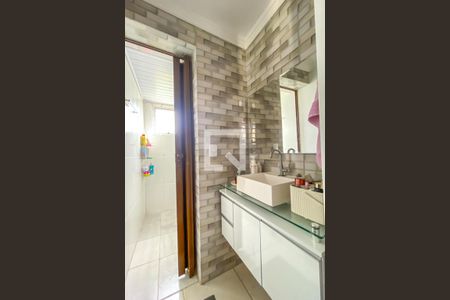 Apartamento à venda com 53m², 2 quartos e 1 vaga Apartamento à venda com 53m², 2 quartos e 1 vagaBanheiro