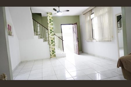 Sala de casa de condomínio à venda com 3 quartos, 214m² em Cidade de Deus, Rio de Janeiro