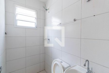 Banheiro de casa para alugar com 1 quarto, 25m² em Vila Ré, São Paulo