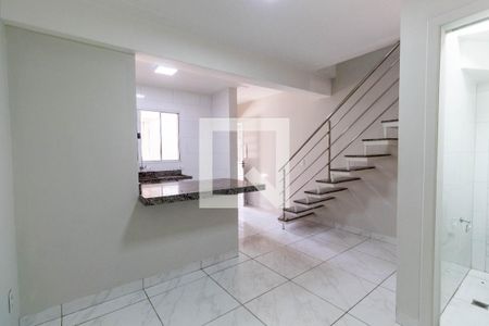 Sala de casa para alugar com 2 quartos, 79m² em Penha de França, São Paulo