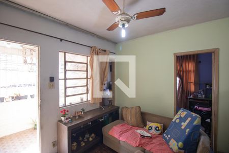 Sala de casa para alugar com 3 quartos, 80m² em Vila Três, São Gonçalo