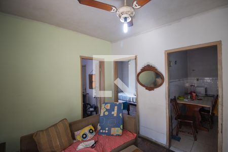 Sala de casa para alugar com 3 quartos, 80m² em Vila Três, São Gonçalo