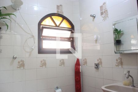 Lavabo de casa para alugar com 3 quartos, 212m² em Jardim Vila Galvao, Guarulhos