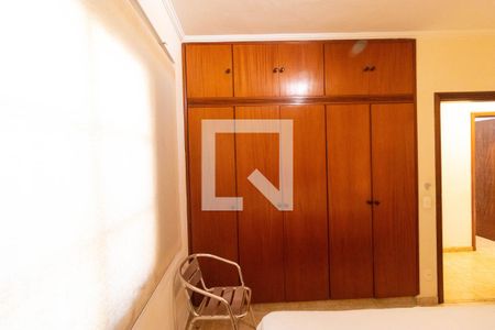 Casa à venda com 360m², 3 quartos e 4 vagas Casa à venda com 360m², 3 quartos e 4 vagasSuíte