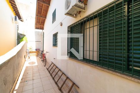 Casa à venda com 360m², 3 quartos e 4 vagas Casa à venda com 360m², 3 quartos e 4 vagasQuinal