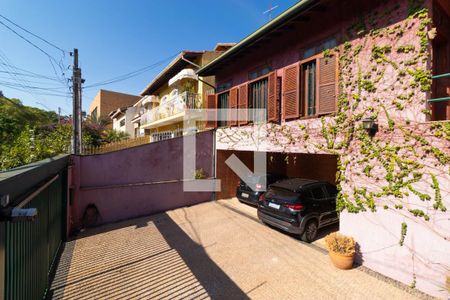 Casa à venda com 360m², 3 quartos e 4 vagas Casa à venda com 360m², 3 quartos e 4 vagasGaragem