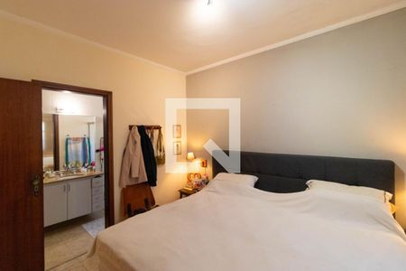 Casa à venda com 360m², 3 quartos e 4 vagas Casa à venda com 360m², 3 quartos e 4 vagasSuíte