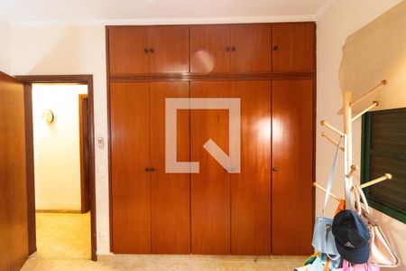 Casa à venda com 360m², 3 quartos e 4 vagas Casa à venda com 360m², 3 quartos e 4 vagasQuarto 03