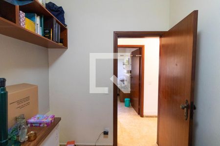 Casa à venda com 360m², 3 quartos e 4 vagas Casa à venda com 360m², 3 quartos e 4 vagasQuarto 01