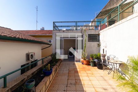 Casa à venda com 360m², 3 quartos e 4 vagas Casa à venda com 360m², 3 quartos e 4 vagasQuinal