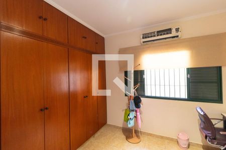 Casa à venda com 360m², 3 quartos e 4 vagas Casa à venda com 360m², 3 quartos e 4 vagasQuarto 03