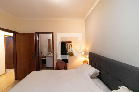 Casa à venda com 360m², 3 quartos e 4 vagas Casa à venda com 360m², 3 quartos e 4 vagasSuíte