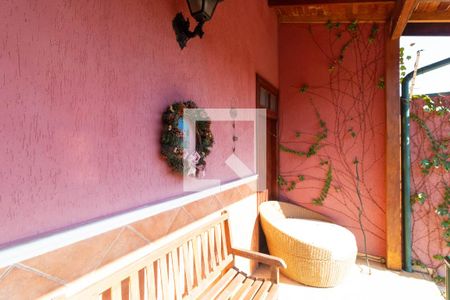 Casa à venda com 360m², 3 quartos e 4 vagas Casa à venda com 360m², 3 quartos e 4 vagasVaranda