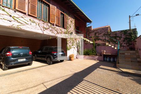 Casa à venda com 360m², 3 quartos e 4 vagas Casa à venda com 360m², 3 quartos e 4 vagasGaragem