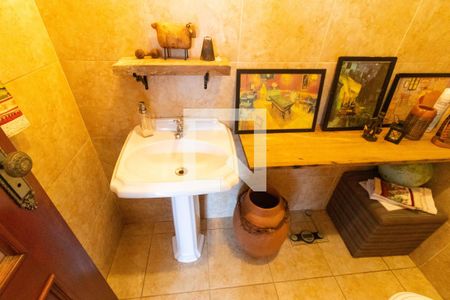 Casa à venda com 360m², 3 quartos e 4 vagas Casa à venda com 360m², 3 quartos e 4 vagasLavabo