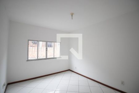 Sala de casa de condomínio para alugar com 2 quartos, 85m² em Mutondo, São Gonçalo