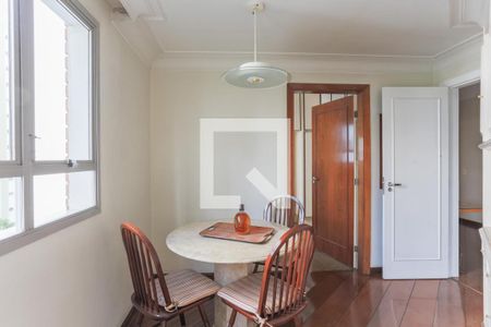 Apartamento à venda com 3 quartos, 196m² em Santa Cecilia, São Paulo