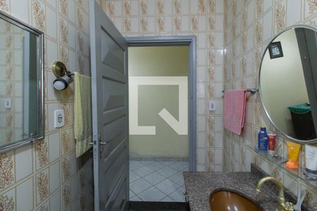 Casa à venda com 230m², 2 quartos e 2 vagas Casa à venda com 230m², 2 quartos e 2 vagasBanheiro